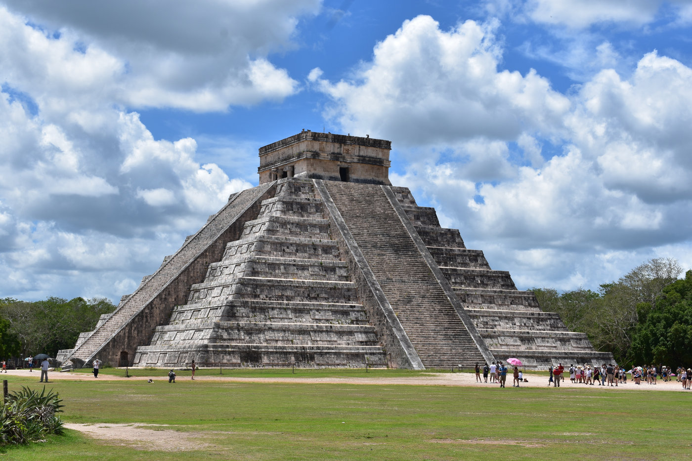 Atheist Life Hacks: How To Find The Sacrificial Altar At Chichen Itza
